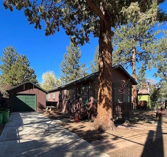 1st image of 602 Kern Ave