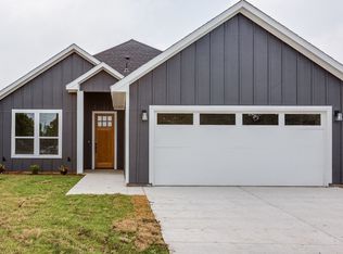 401 NW 20th St, Grand Prairie, TX 75050