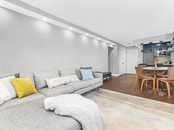 322 West 57th Street 20C image 3 of 8