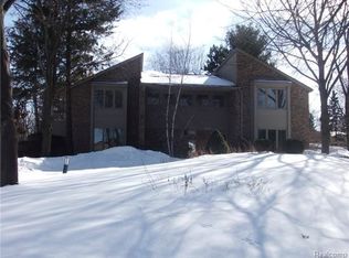 1773 Golf Ridge Dr S, Bloomfield Hills, MI