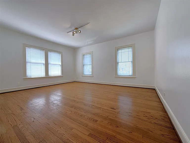 2311 Wroxton Rd — Photo 8
