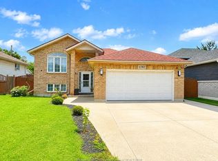 1742 Dominion Blvd, Windsor, ON N9B 3H7