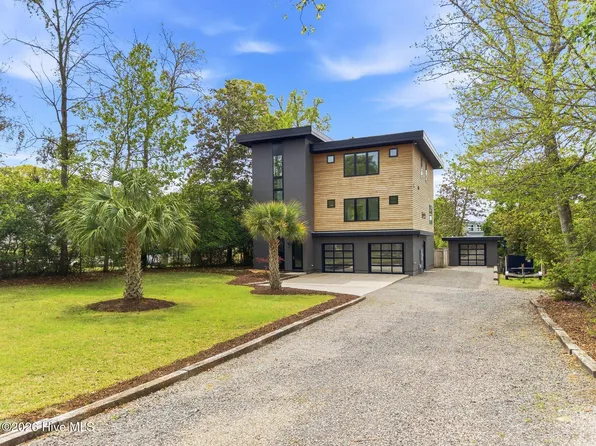 830 Santa Maria Avenue, Wilmington, NC 28411