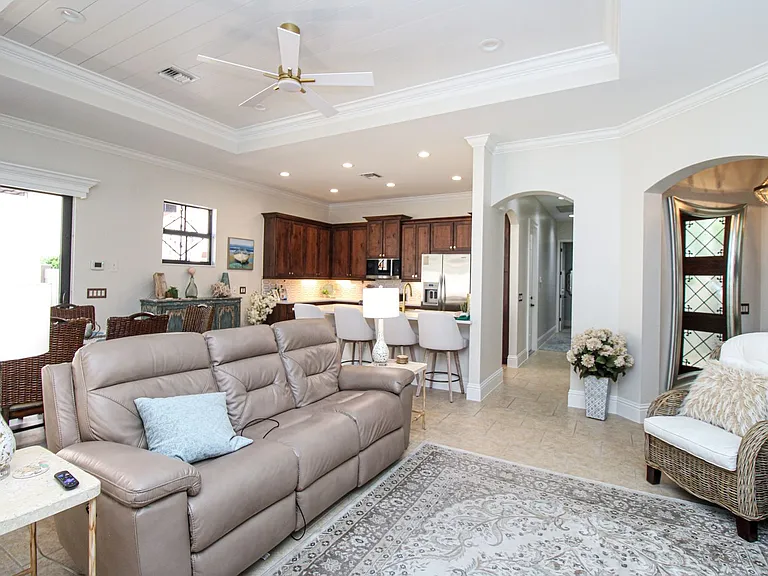 8000 Cordoba Pl — Photo 21