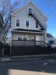 153 Pleasant St, New Bedford, MA, 02740