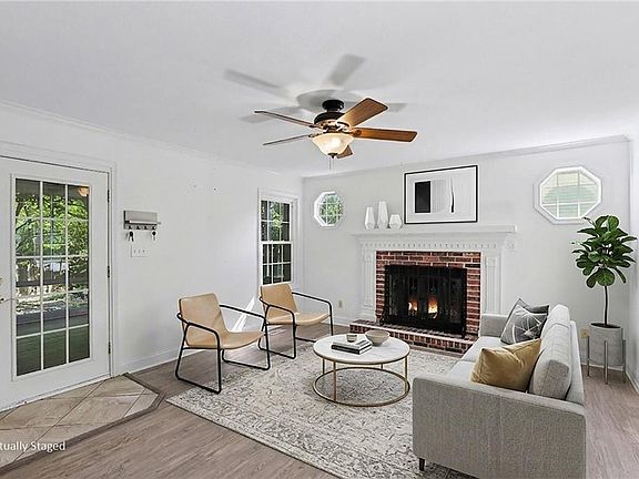 3rd image of 722 Deerfield St