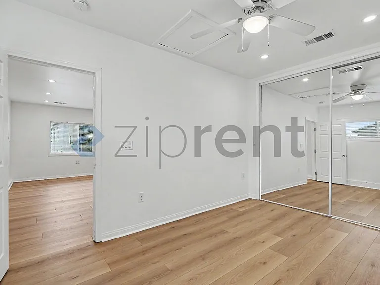 2039 Warren St — Photo 12