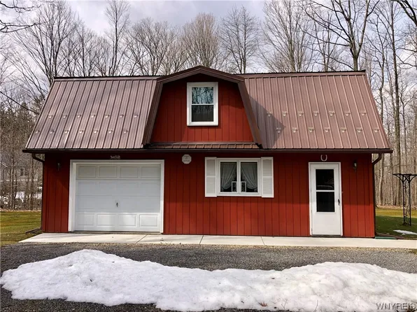 3332 Syler Rd, Varysburg, NY 14167