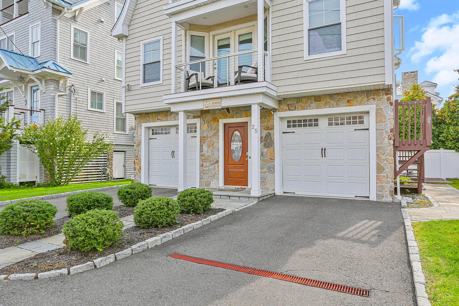3 bed, 1650 sqft, $14,000 — Photo 2