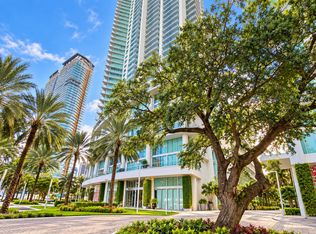 92 SW 3rd St APT 4006, Miami, FL 33130