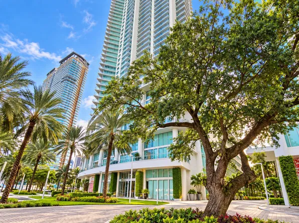 92 SW 3rd St APT 4006, Miami, FL 33130
