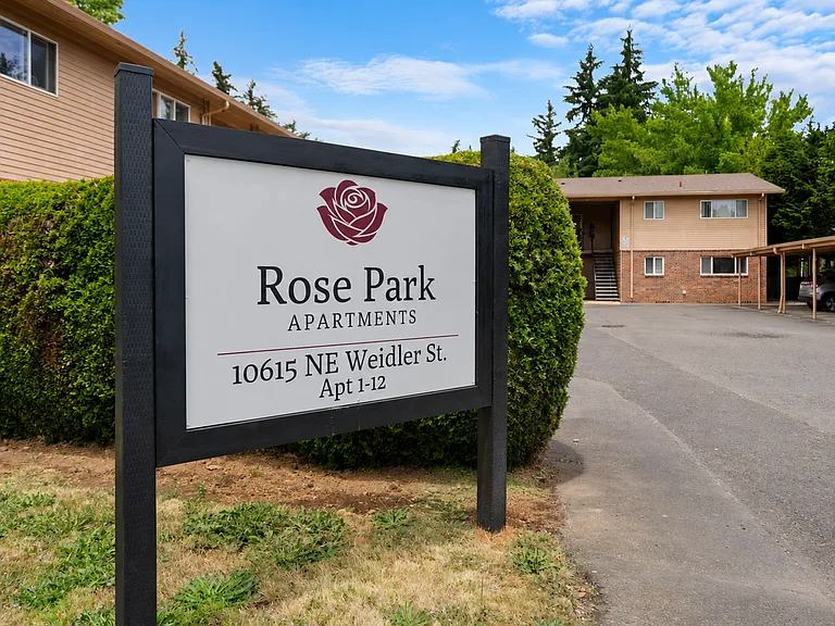 Rose Park — Photo 15