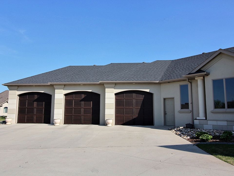 1st image of 469 20th Ave E
