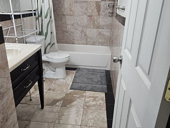 2nd image of 1233 Vine St #3-F