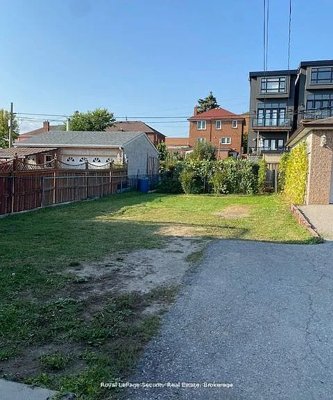 162 Donald Ave #BASEMENT — Photo 11