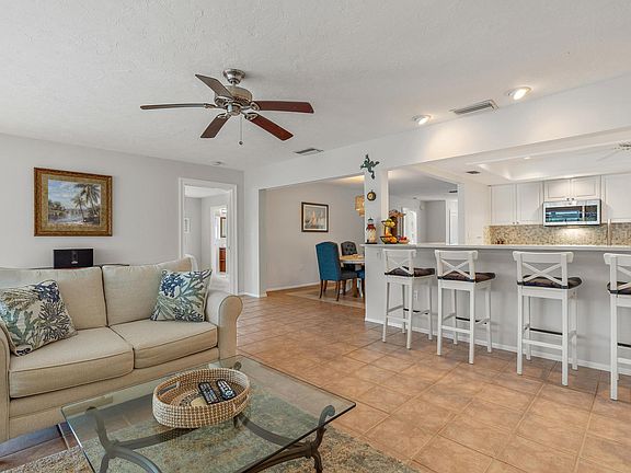 5th image of 5115 Windward Ave
