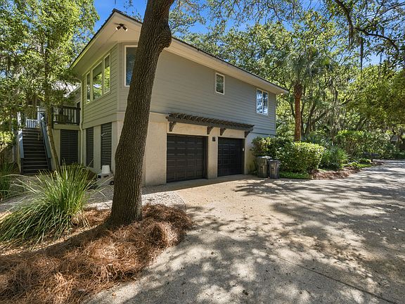4th image of 284 Woodcock Ct