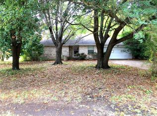 261 Southwood Dr, Lancaster, TX 75146