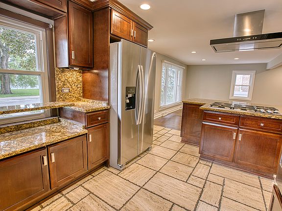 4th image of 3515 Leyden Ln