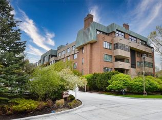 5200 Three Village Dr APT Llc, Cleveland, OH