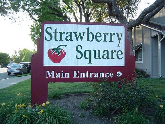 5th image of 4720 Strawberry Ln