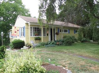 109 Capstan Ave, Mystic, CT 06355