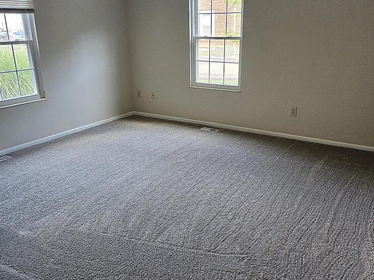 1150 Witt Rd — Photo 4