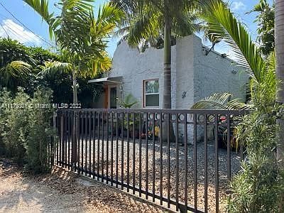 2nd image of 8220 NE 1st Pl #B