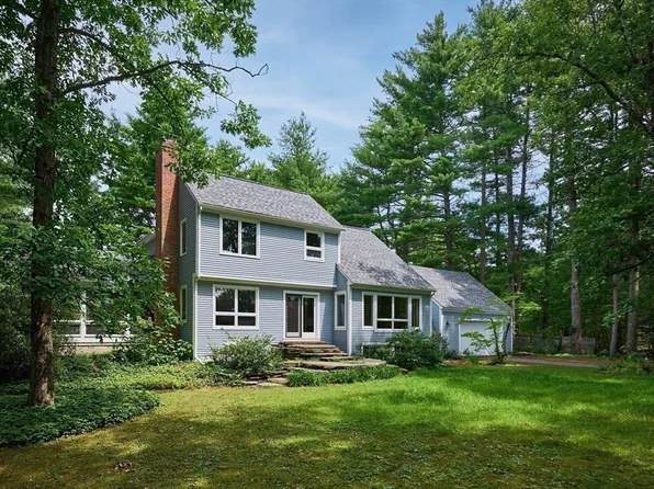 494 Station Rd, Amherst, MA 01002
