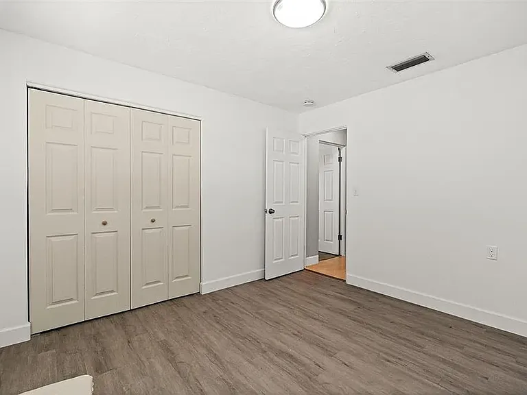 710 116th Ave — Photo 22