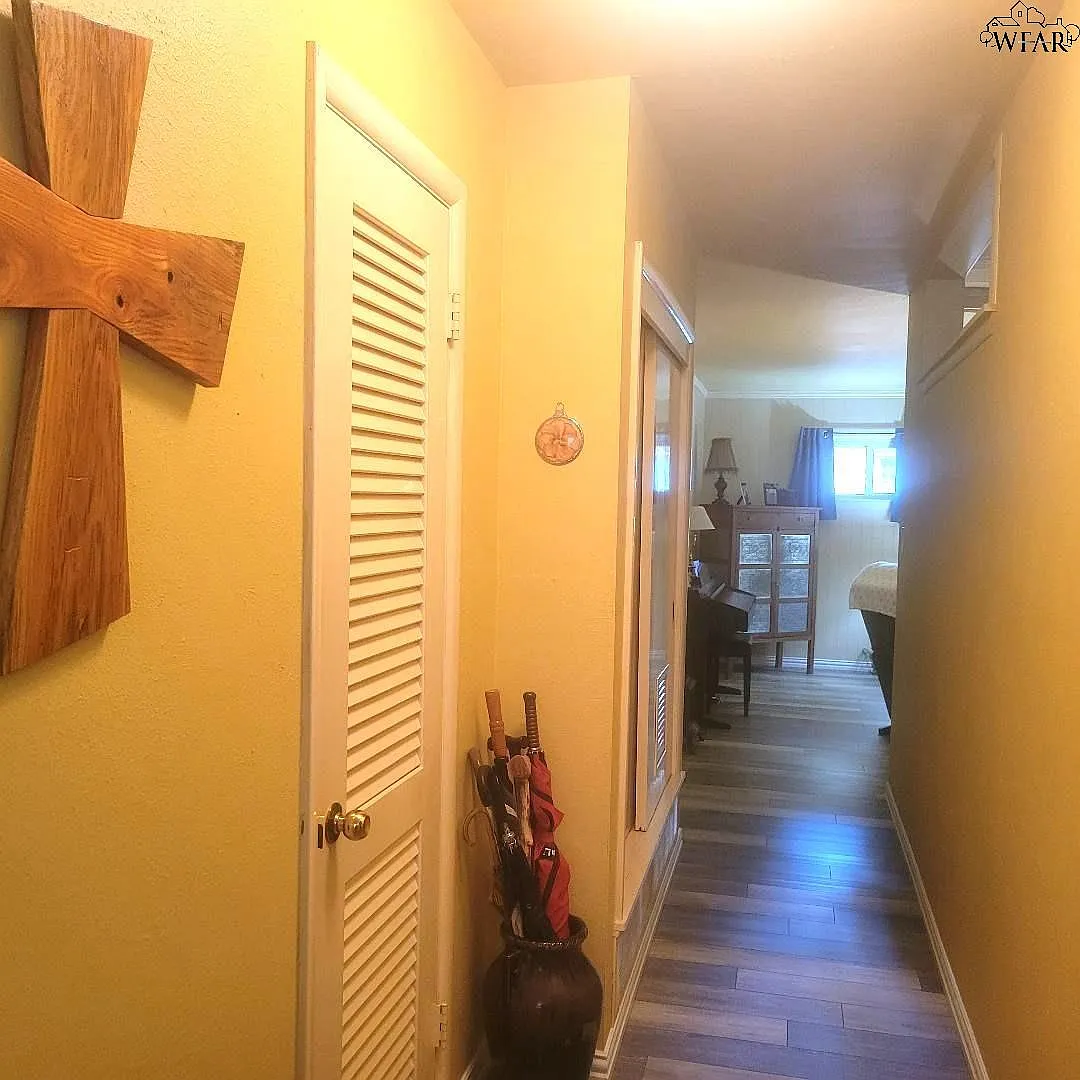 2 bed, 2.0 bath, 1813 sqft, $1,900 — Photo 2