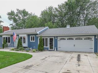 7278 Knoll Dr, North Tonawanda, NY 14120