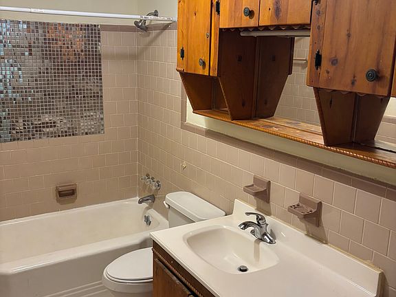 5th image of 1124 Quash St