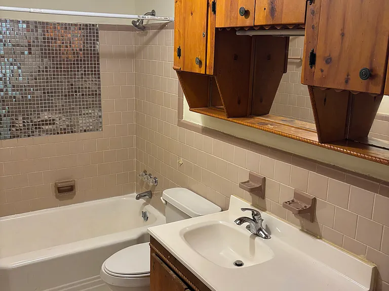 1124 Quash St — Photo 5