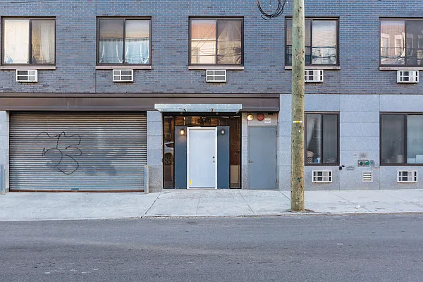 Rented by Nooklyn NYC LLC | media 77