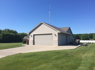 3275 Widgeon Dr, Janesville, WI 53546