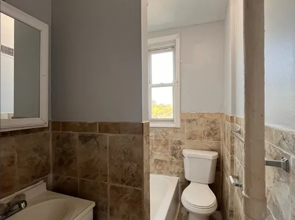 90 Lake Street image 7 of 9