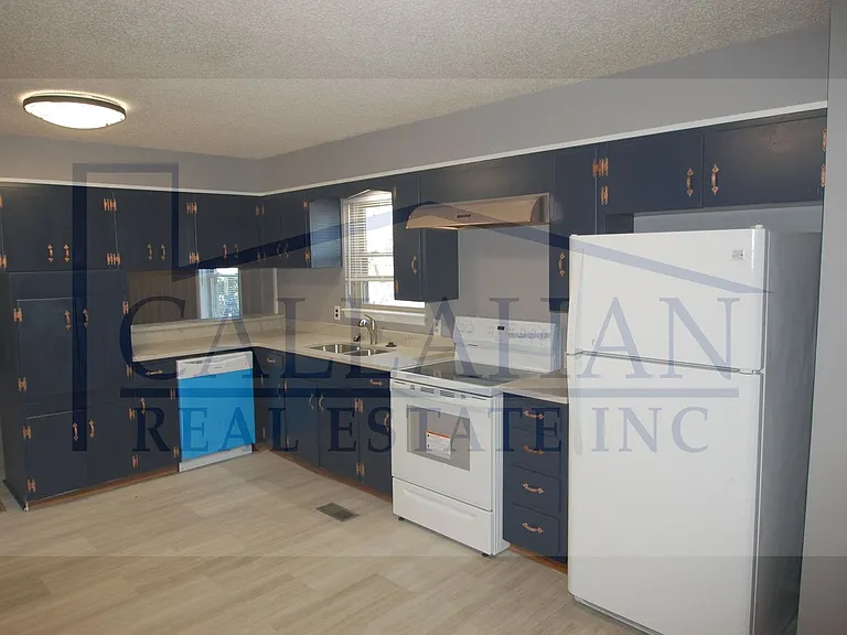 401 Country Club Rd — Photo 2