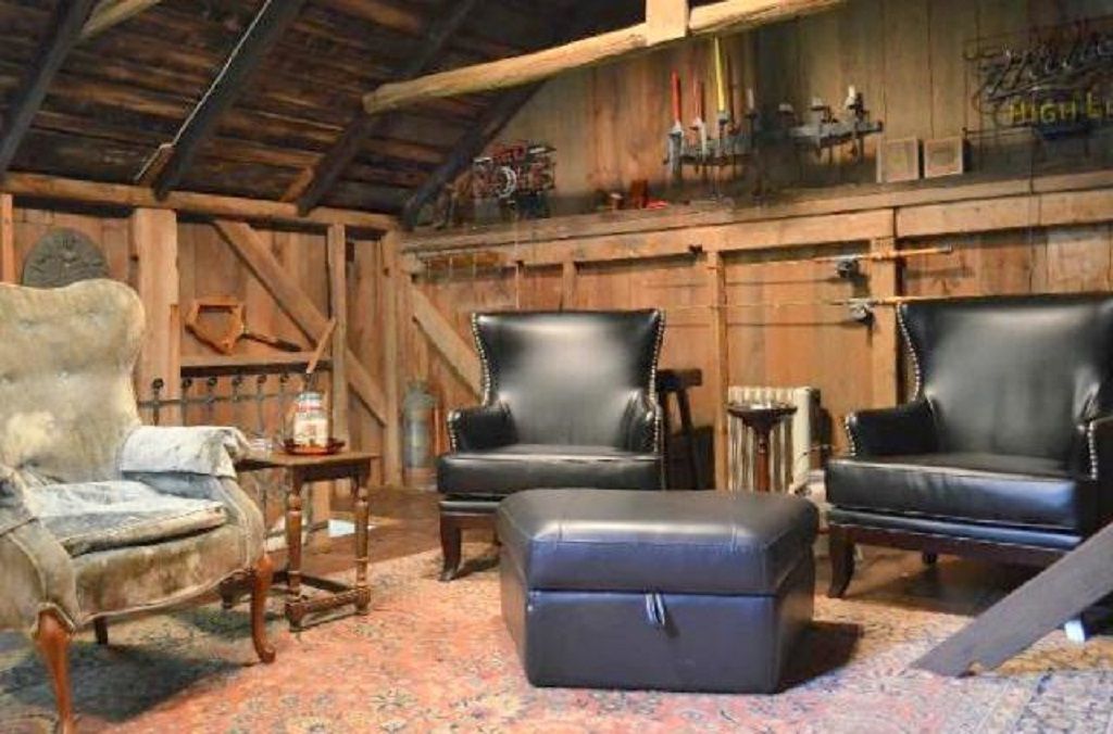  Outbuilding Upstairs. View 1