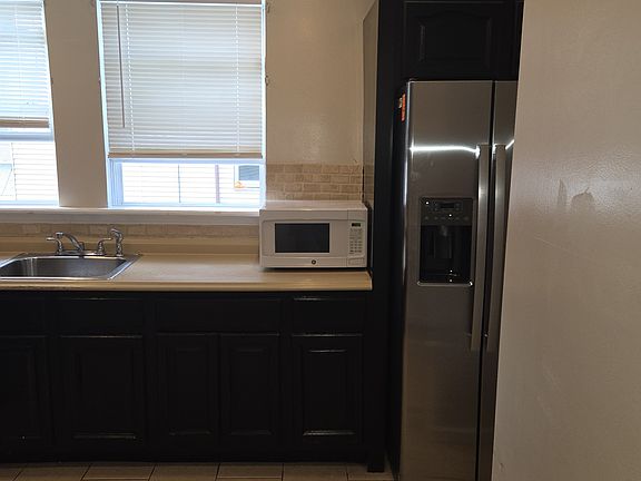 5th image of 48 Hazelwood Ave APT 1