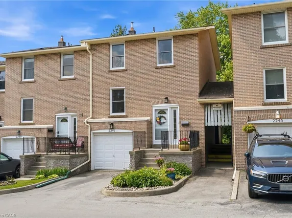 2241 Mountain Grove Ave #90, Burlington, ON L7P 2H8