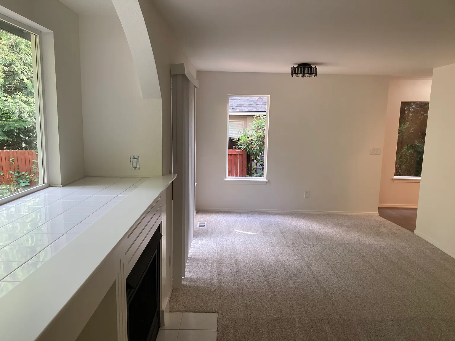 3 bed, 2.5 bath, 1645 sqft, $2,600 — Photo 3