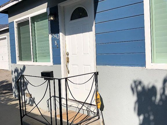 2nd image of 2542 Montrose Ave #1/2