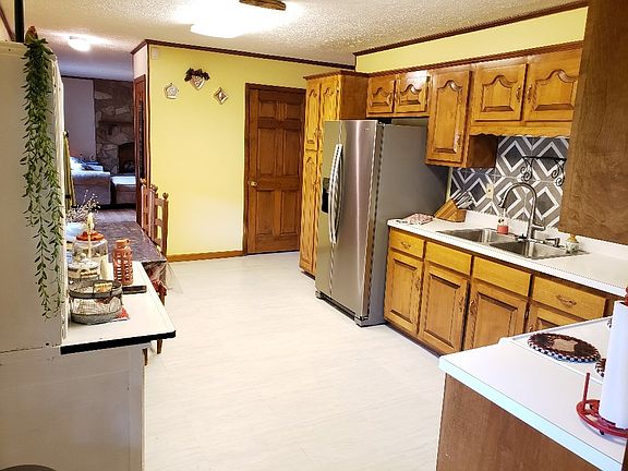 5th image of 156 White Acres Cir