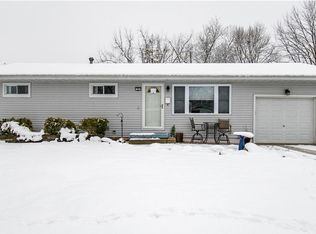 33 Ridge Lane Dr, Decatur, IL 62521