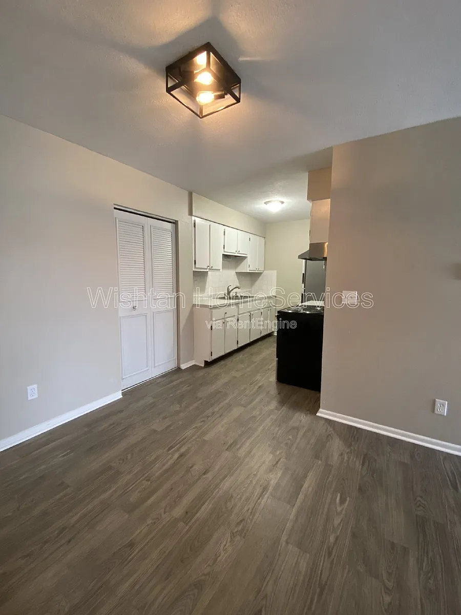 Building Photo - 217 Charleston Blvd #1