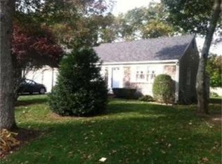 11 Mayflower Rd, Mashpee, MA 02649