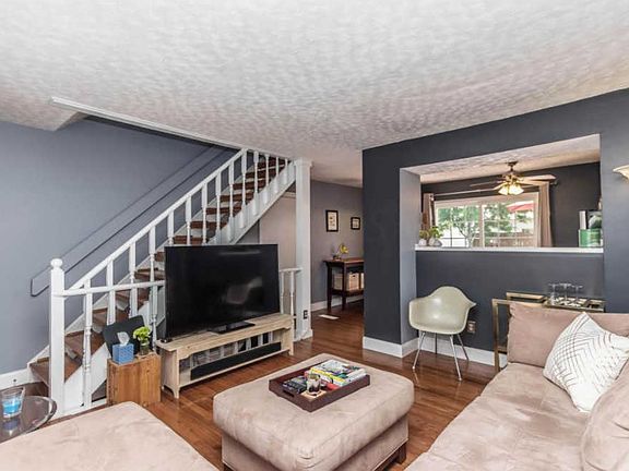 2nd image of 785 Ficus Dr