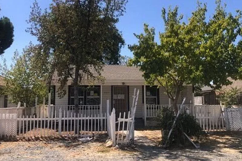 221 Belle Ave photo 1