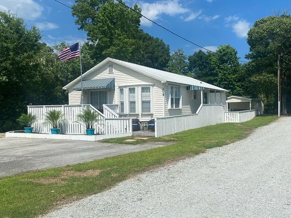 115 Bayshore Dr, Cape Carteret, NC 28584